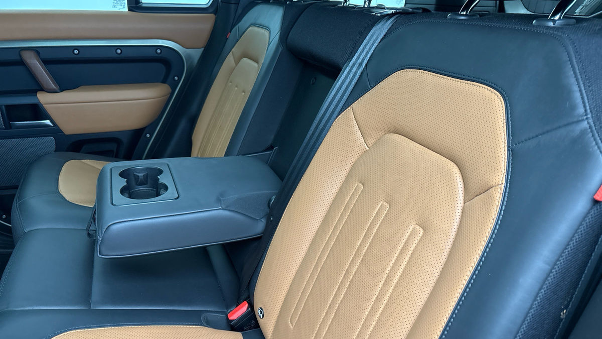 Used Land Rover Defender 2023 for sale - 77694012: Photo 9