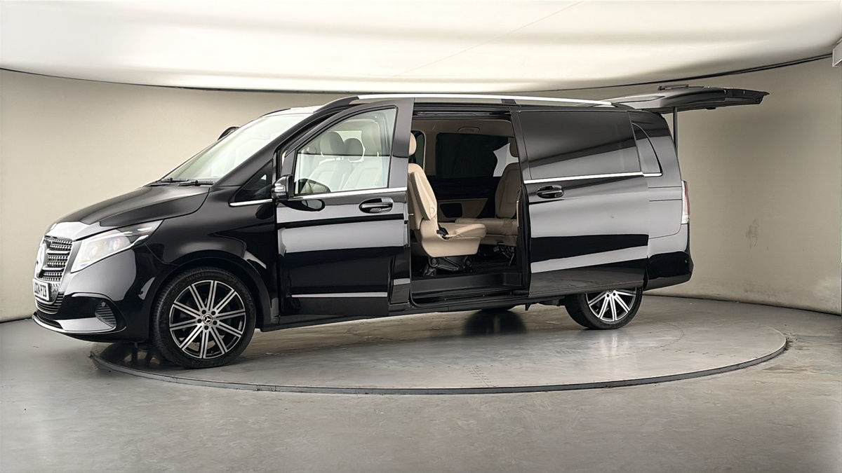 Used Mercedes-Benz V-Class 2024 for sale - 78213272: Photo 48