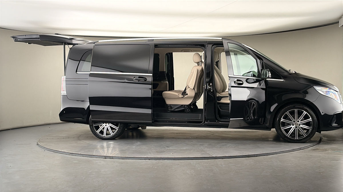 Used Mercedes-Benz V-Class 2024 for sale - 78213272: Photo 55