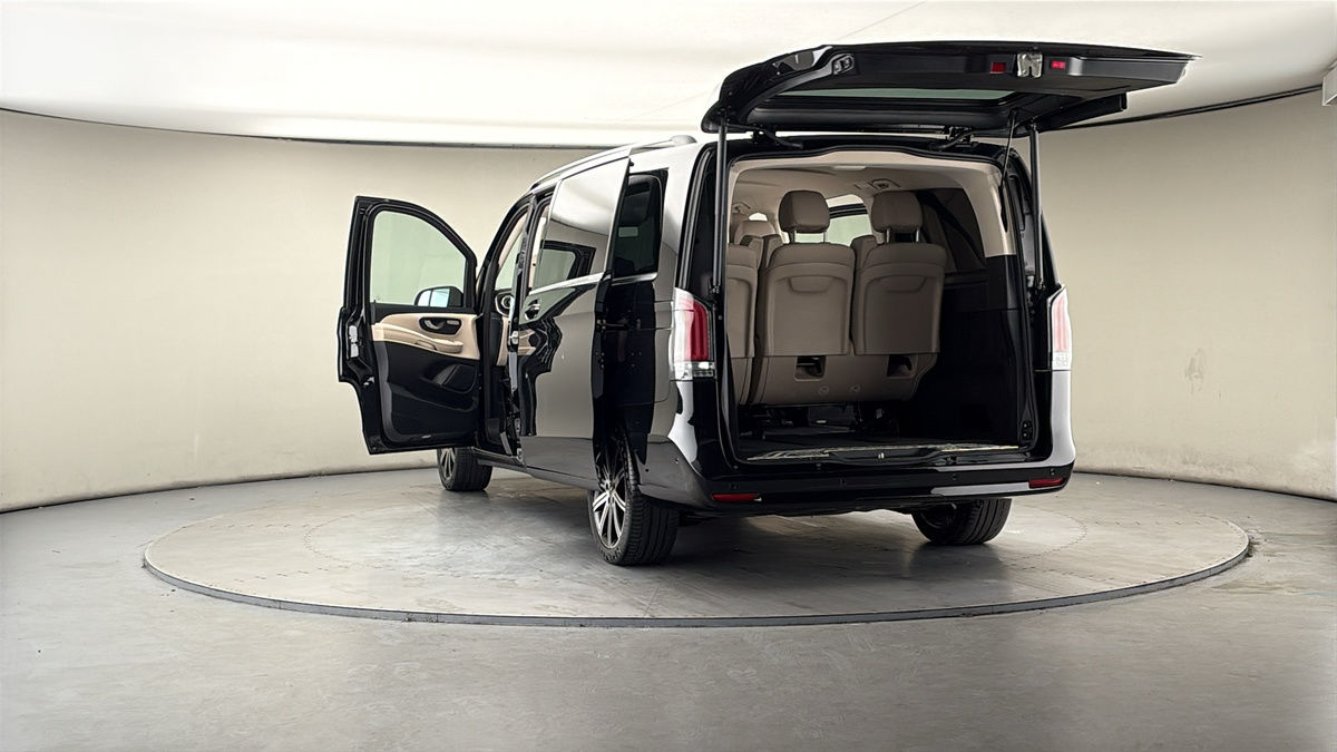 Used Mercedes-Benz V-Class 2024 for sale - 78213272: Photo 61