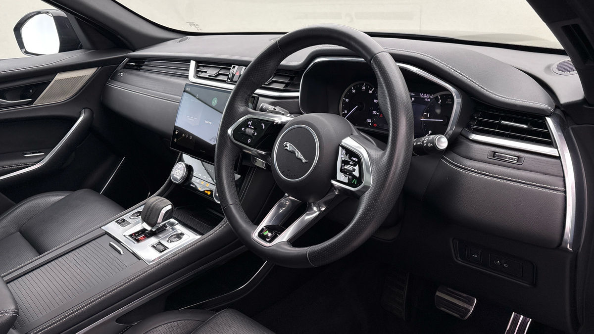 Used Jaguar F-Pace 2023 for sale - 77880812: Photo 5