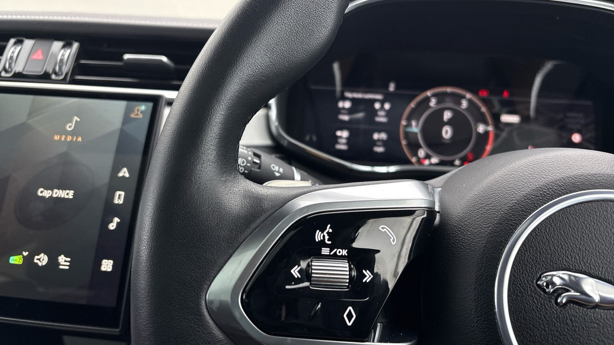 Used Jaguar F-Pace 2023 for sale - 76334534: Photo 13