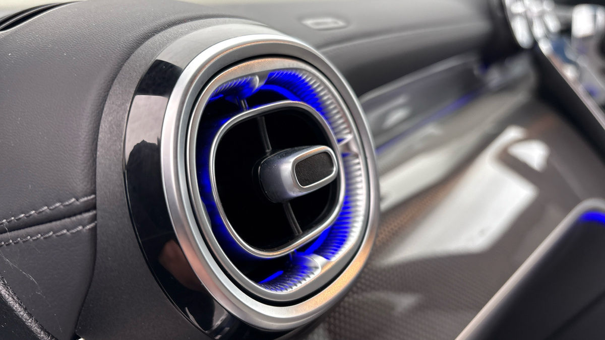 Used Mercedes-Benz GLC 2022 for sale - 77548001: Photo 25