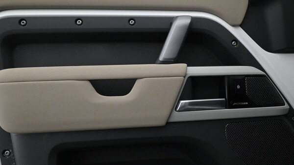 Used Land Rover Defender 110 2023 for sale - 74542637: Photo 13