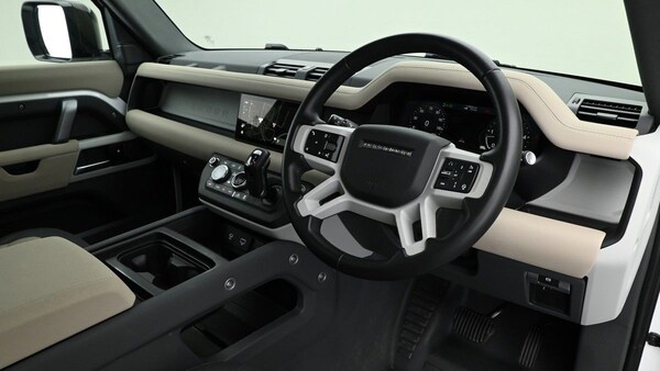 Used Land Rover Defender 110 2023 for sale - 74542637: Photo 3