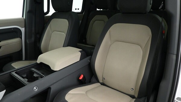 Used Land Rover Defender 110 2023 for sale - 74542637: Photo 4