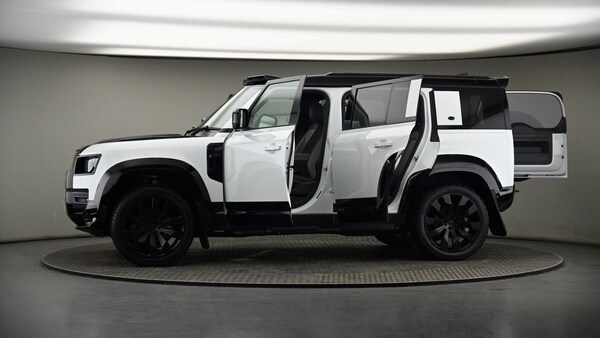 Used Land Rover Defender 110 2023 for sale - 74542637: Photo 50