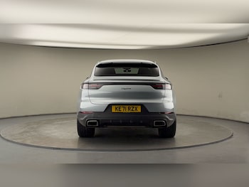 Used Porsche Cayenne 2021 for sale - 76583107: Photo