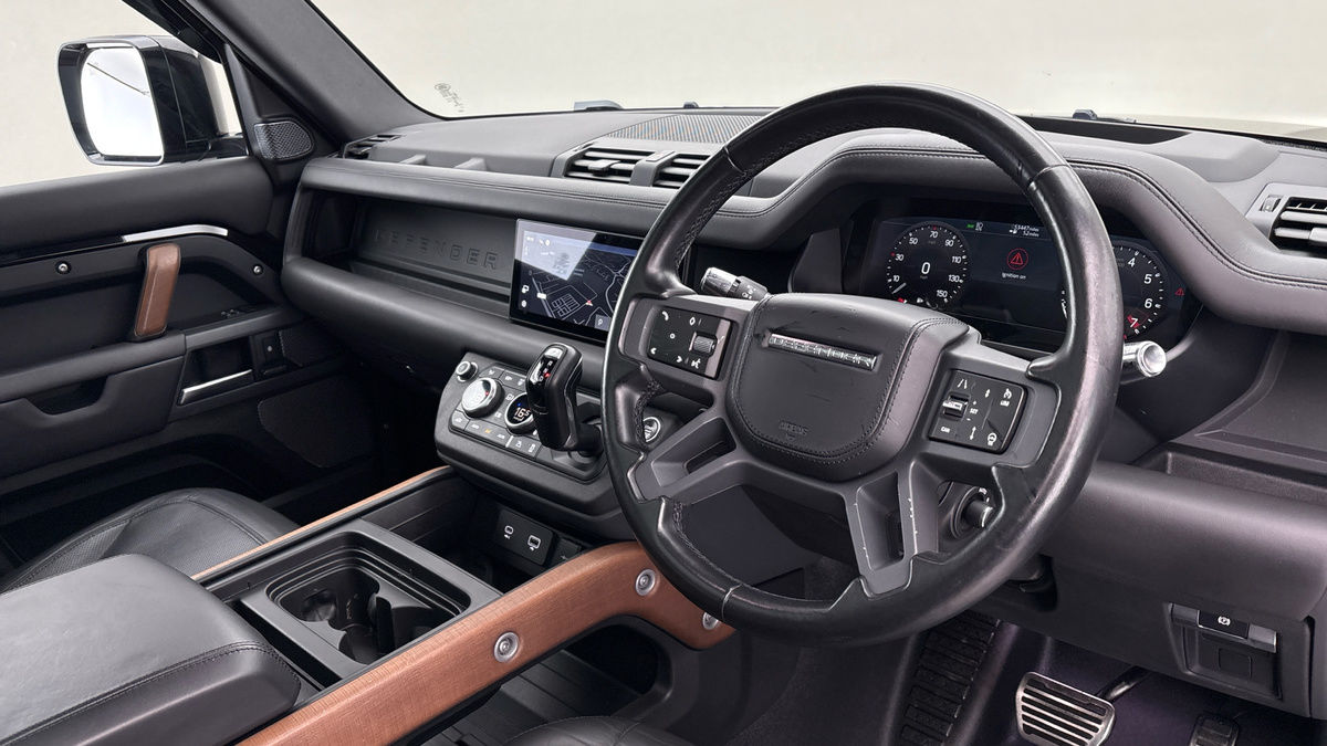 Used Land Rover Defender 110 2021 for sale - 77937589: Photo 5