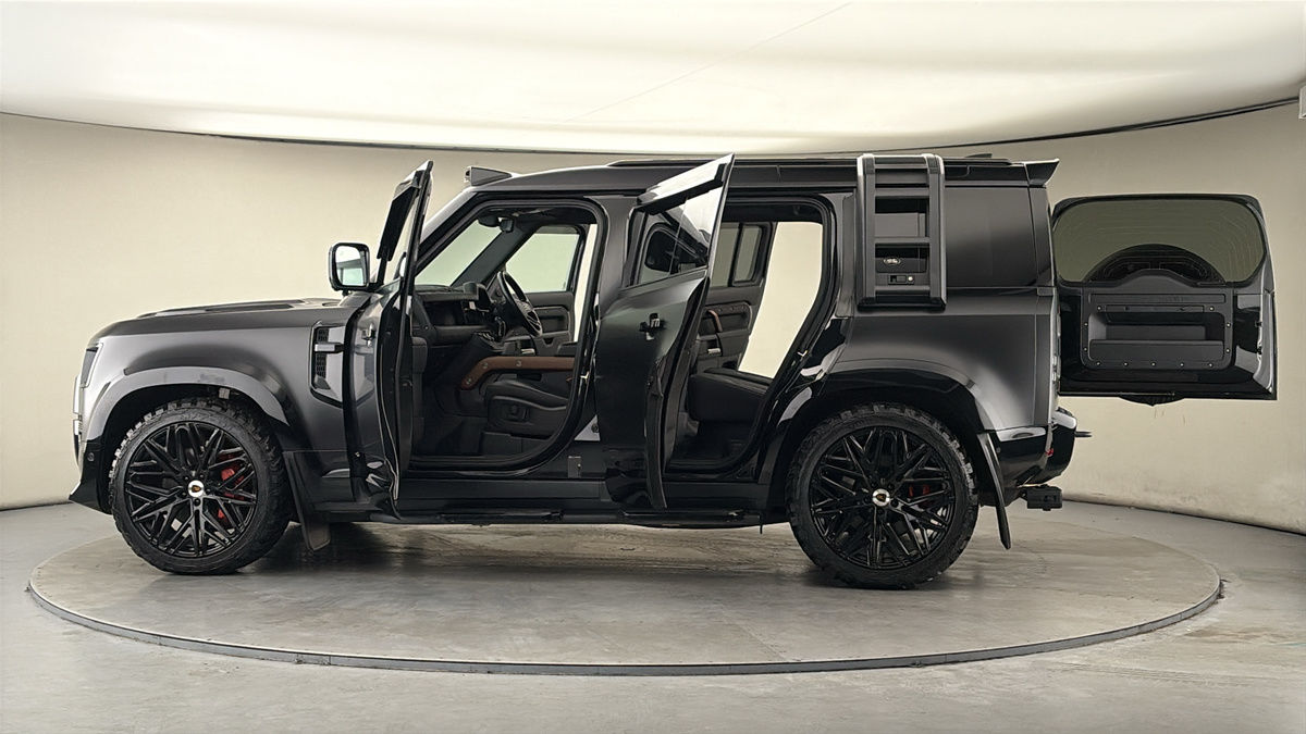 Used Land Rover Defender 110 2021 for sale - 77937589: Photo 51