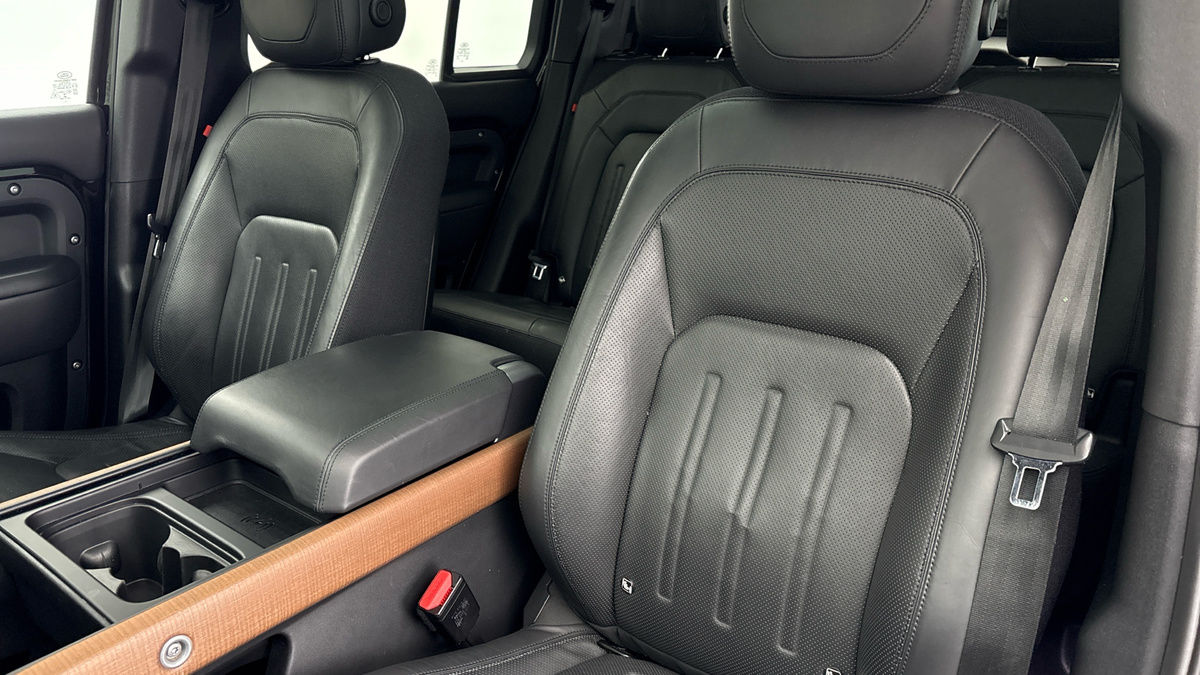 Used Land Rover Defender 110 2021 for sale - 77937589: Photo 7