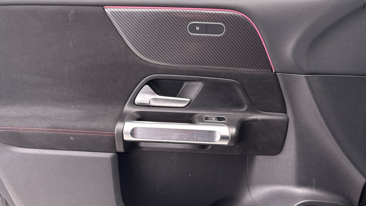 Used Mercedes-Benz GLB 2025 for sale - 76884630: Photo 19