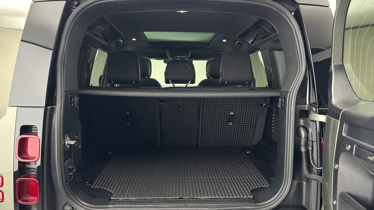 Used Land Rover Defender 110 2024 for sale - 77228048: Photo 11