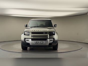 Used Land Rover Defender 110 2024 for sale - 77228048: Photo