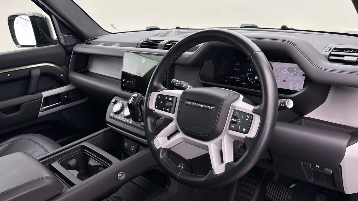 Used Land Rover Defender 110 2024 for sale - 77228048: Photo 5