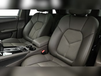 Used Porsche Macan 2021 for sale - 75112267: Photo