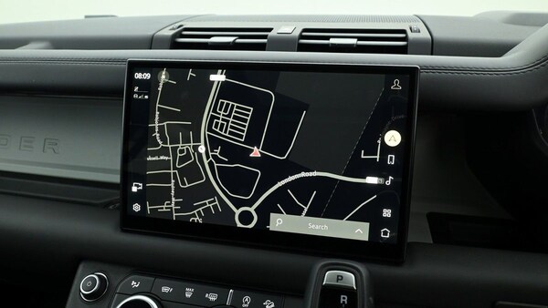 Used Land Rover Defender 110 2023 for sale - 74107147: Photo 13