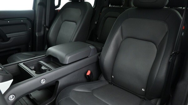 Used Land Rover Defender 110 2023 for sale - 74107147: Photo 4