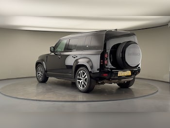 Used Land Rover Defender 110 2022 for sale - 76010596: Photo