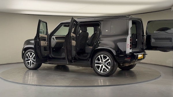Used Land Rover Defender 110 2022 for sale - 76010596: Photo 45