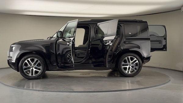 Used Land Rover Defender 110 2022 for sale - 76010596: Photo 47