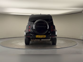 Used Land Rover Defender 110 2022 for sale - 76010596: Photo