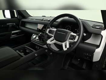 Used Land Rover Defender 110 2024 for sale - 75516789: Photo