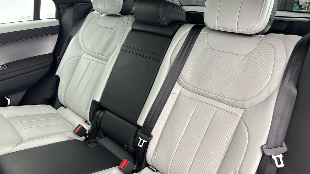 Used Land Rover Range Rover Sport 2024 for sale - 77643447: Photo 8