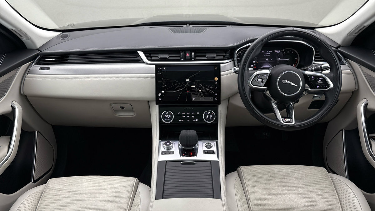 Used Jaguar F-Pace 2022 for sale - 76686937: Photo 12