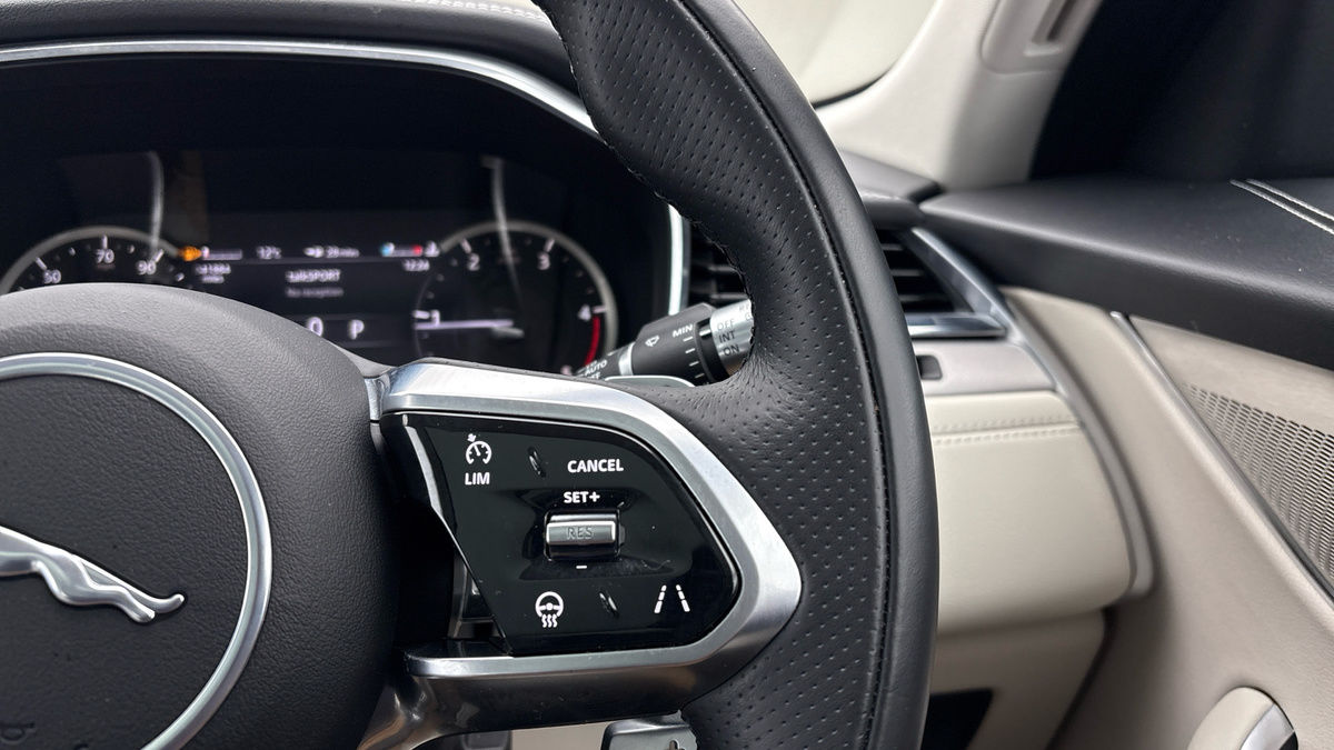 Used Jaguar F-Pace 2022 for sale - 76686937: Photo 14