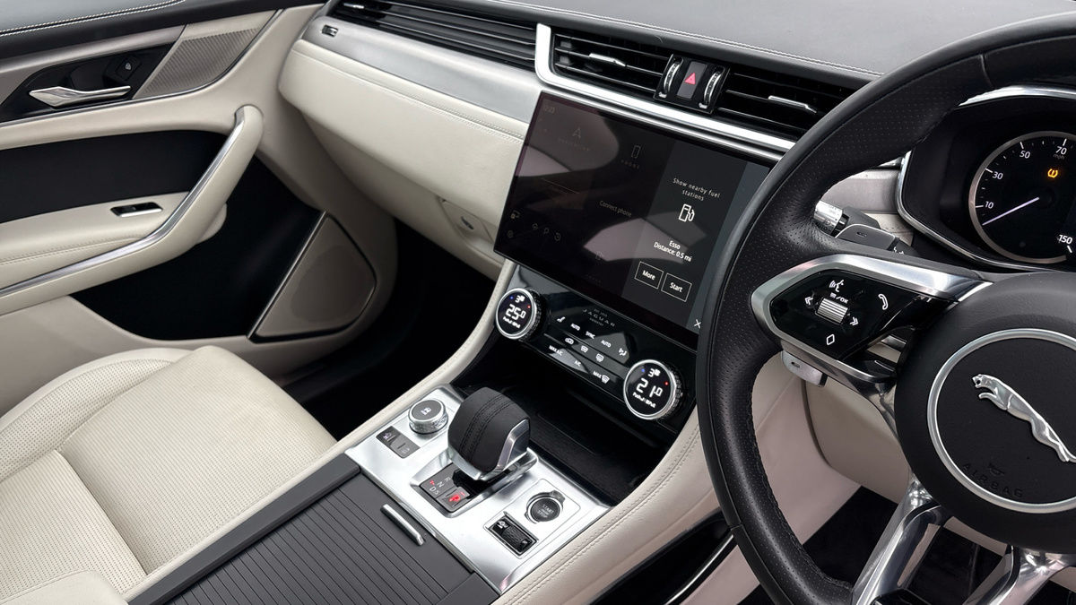 Used Jaguar F-Pace 2022 for sale - 76686937: Photo 18