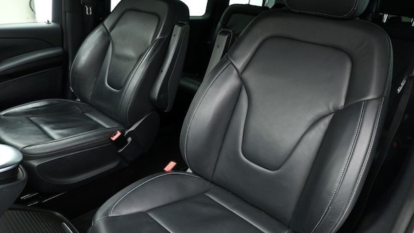 Used Mercedes-Benz V-Class 2023 for sale - 74834311: Photo 4