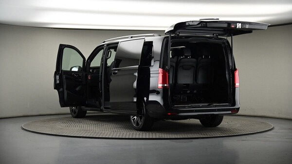 Used Mercedes-Benz V-Class 2023 for sale - 74834311: Photo 8