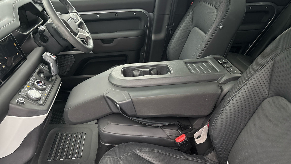 Used Land Rover Defender 110 2024 for sale - 76396737: Photo 29