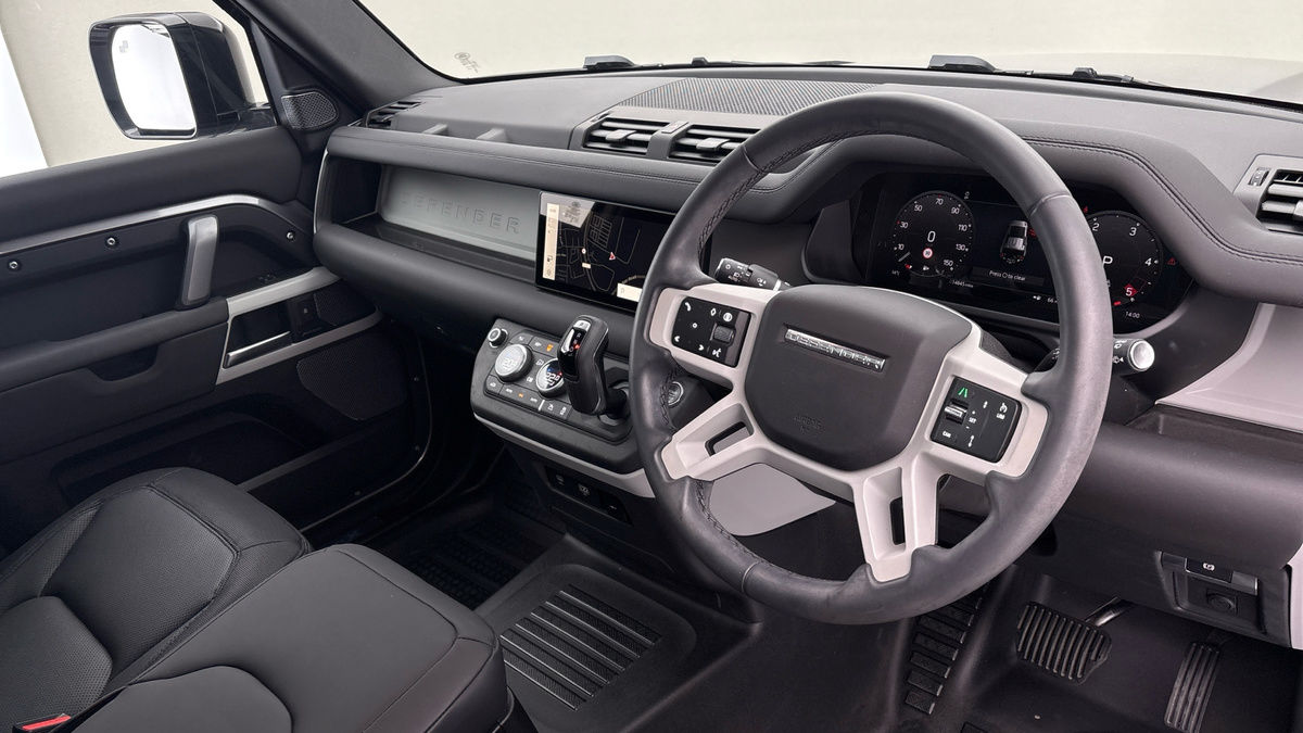 Used Land Rover Defender 110 2024 for sale - 76396737: Photo 5