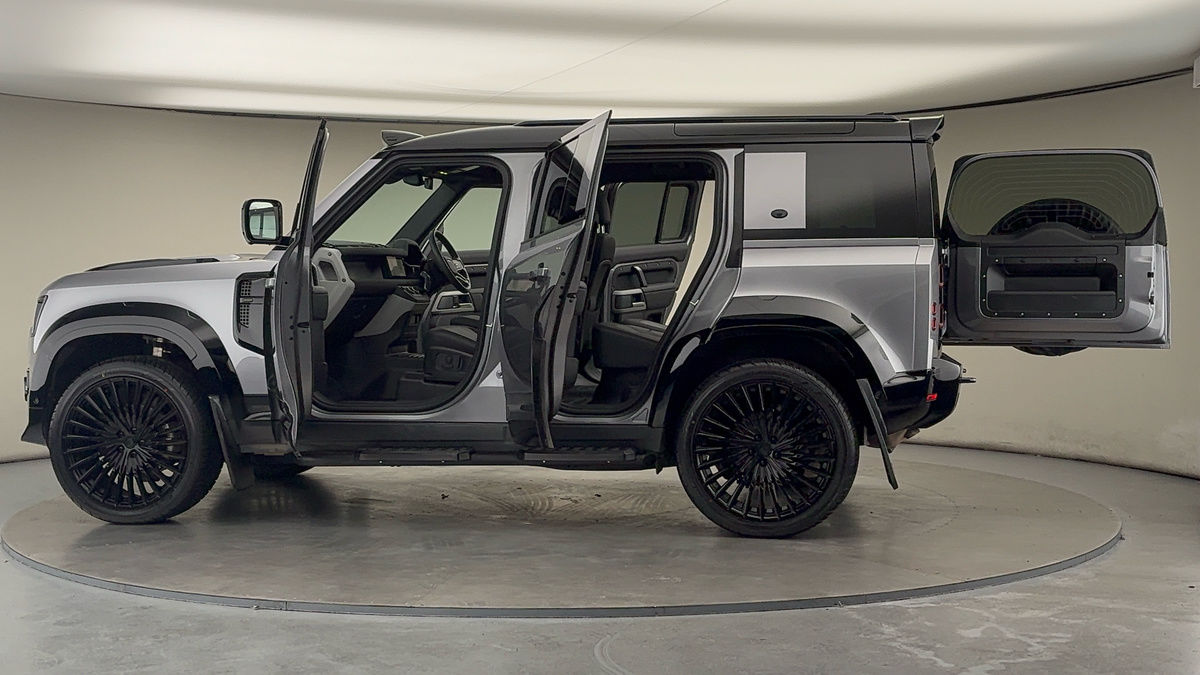 Used Land Rover Defender 110 2024 for sale - 76396737: Photo 52