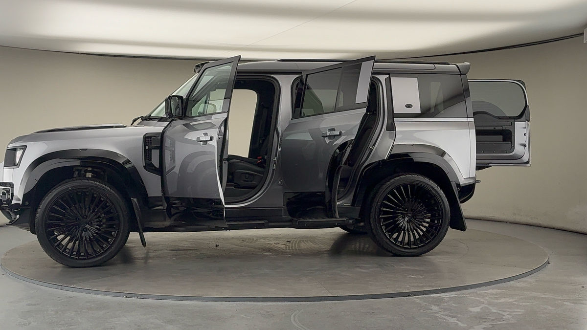 Used Land Rover Defender 110 2024 for sale - 76396737: Photo 53
