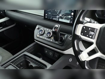 Used Land Rover Defender 110 2020 for sale - 75150225: Photo