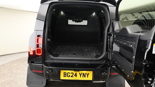 Used Land Rover Defender 90 2024 for sale - 74092956: Photo 10