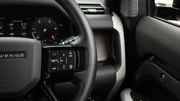 Used Land Rover Defender 90 2024 for sale - 74092956: Photo 16