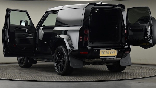 Used Land Rover Defender 90 2024 for sale - 74092956: Photo 29