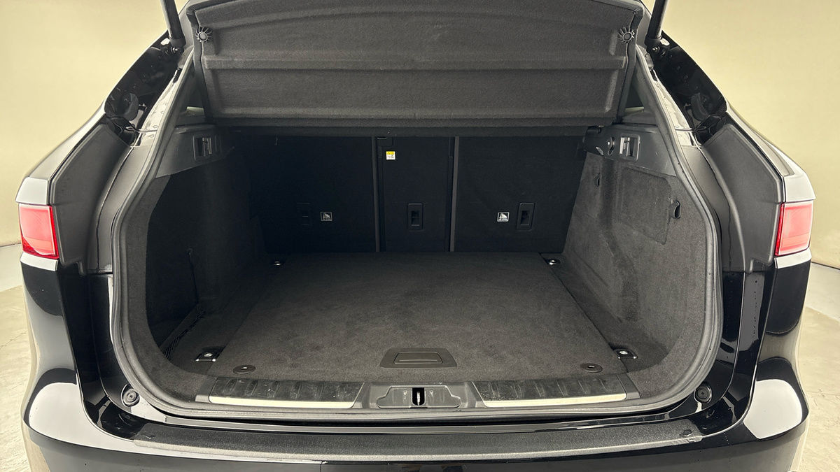 Used Jaguar F-Pace 2020 for sale - 76292340: Photo 11