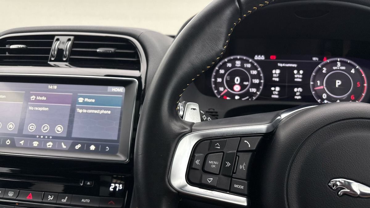 Used Jaguar F-Pace 2020 for sale - 76292340: Photo 13