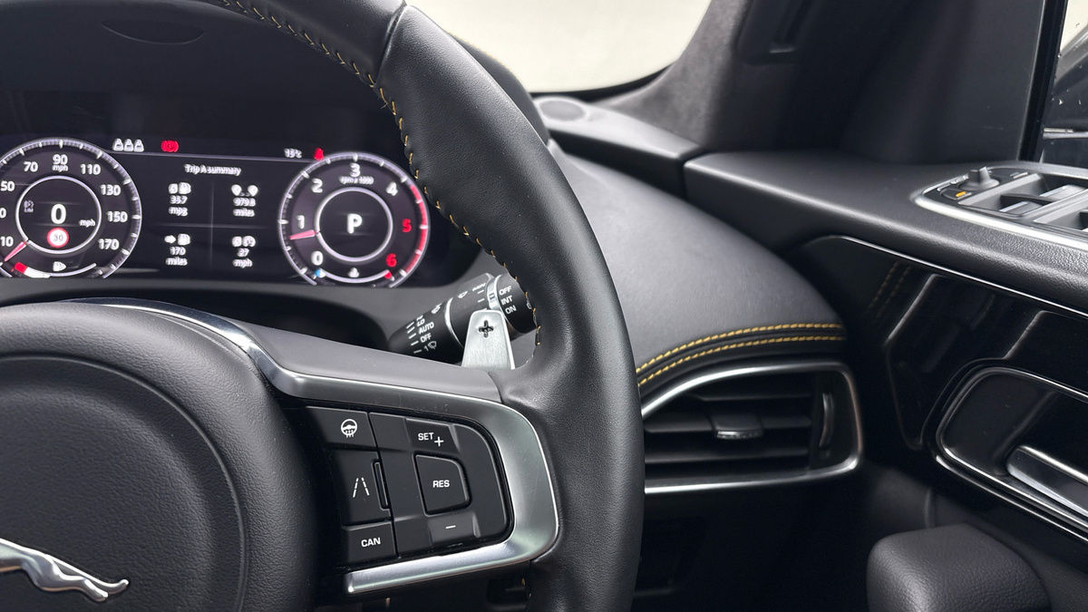 Used Jaguar F-Pace 2020 for sale - 76292340: Photo 14