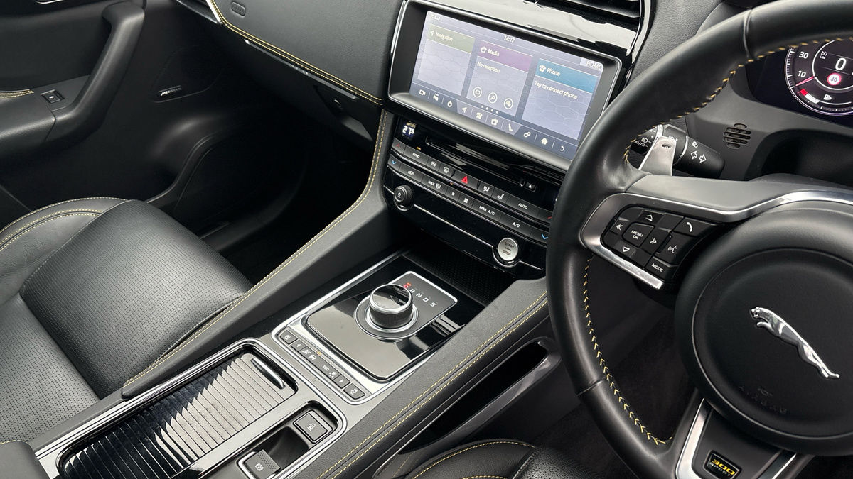 Used Jaguar F-Pace 2020 for sale - 76292340: Photo 18