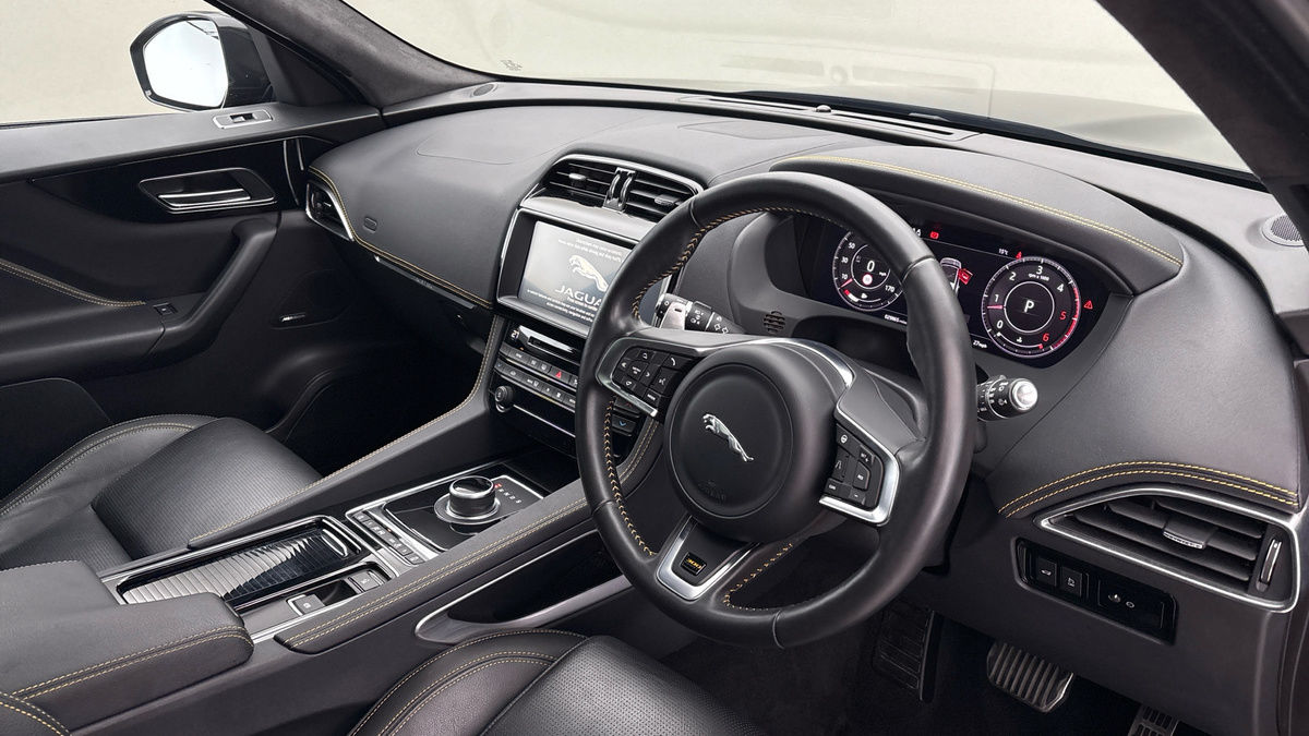 Used Jaguar F-Pace 2020 for sale - 76292340: Photo 5