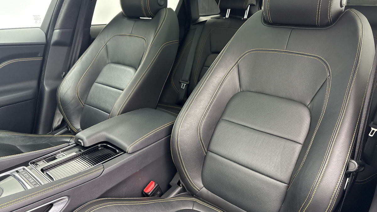 Used Jaguar F-Pace 2020 for sale - 76292340: Photo 7