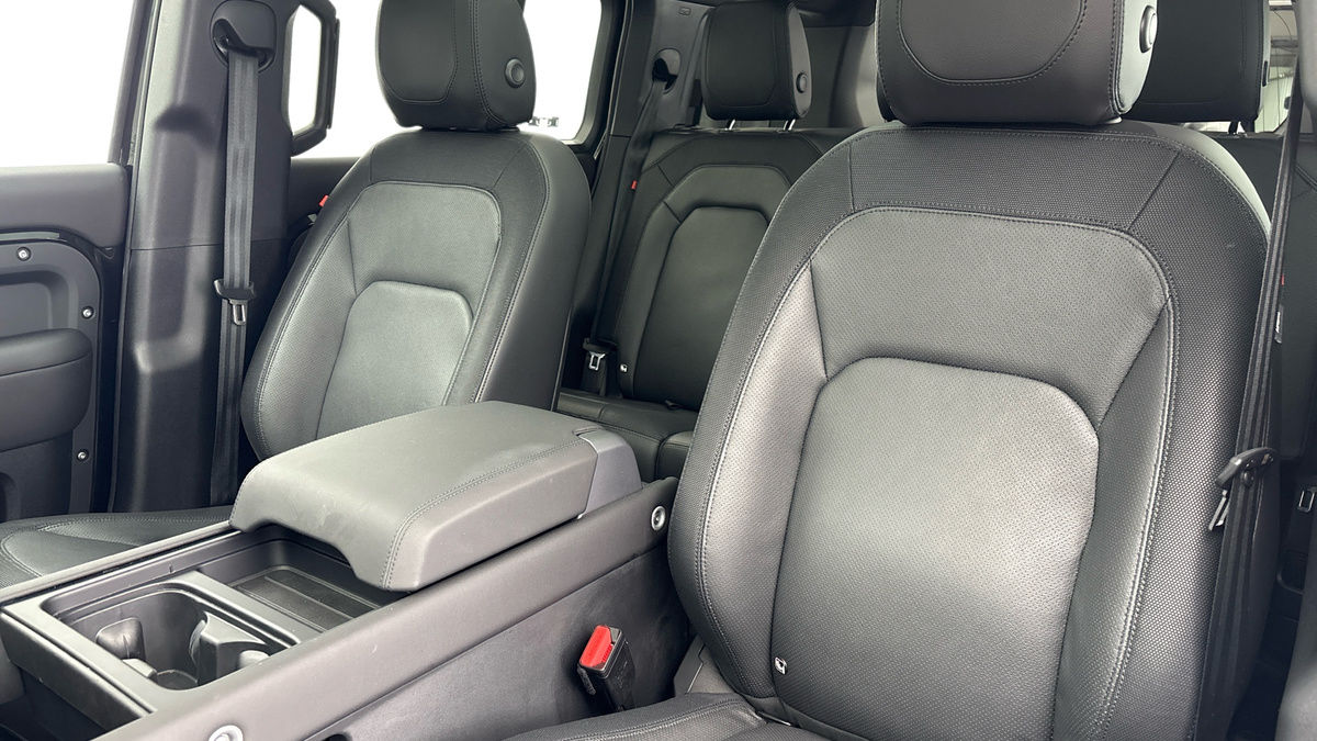 Used Land Rover Defender 110 2024 for sale - 76040259: Photo 13