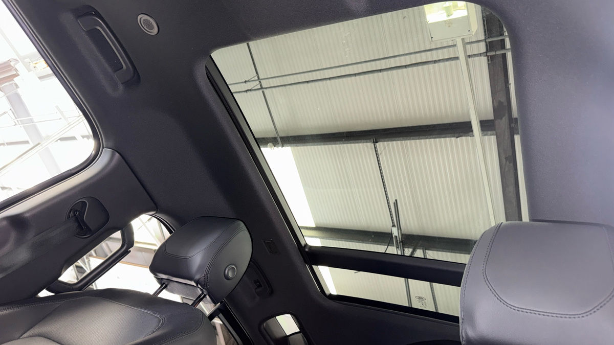 Used Land Rover Defender 110 2024 for sale - 76040259: Photo 14