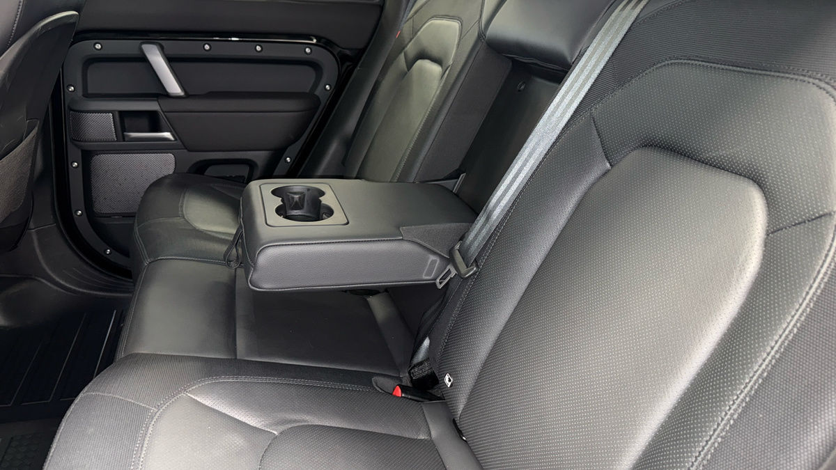 Used Land Rover Defender 110 2024 for sale - 76040259: Photo 18